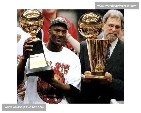 FMVP奖杯失而复得XXX的传奇，永远值得被铭记！